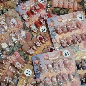 Bundle Glam Collection Press On Nails Bundle 3+1